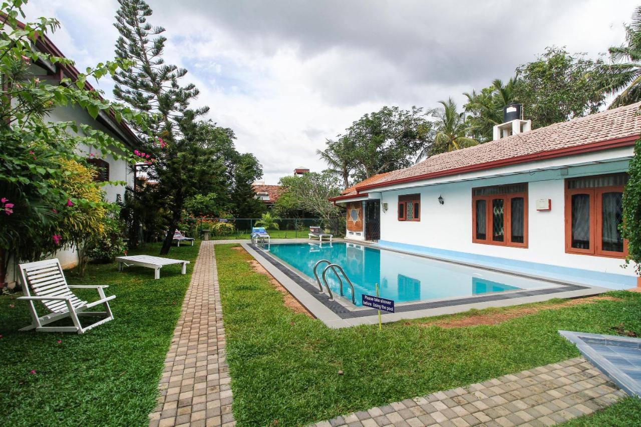 Lioni Holidays Villa Негомбо Экстерьер фото